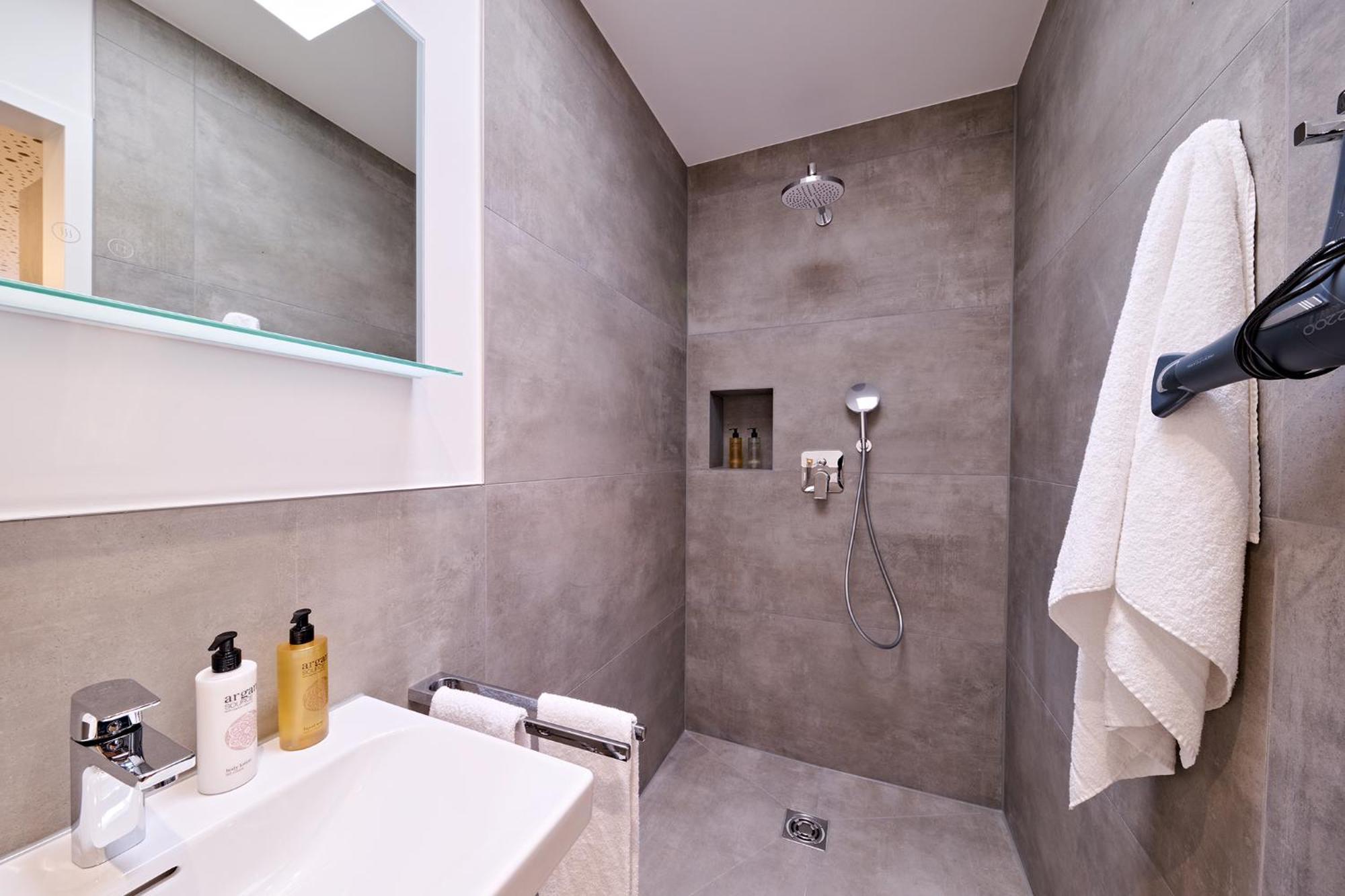 Xzllenz Traum Studio-Apartment, Frei-Parken, U-Bahn, Kueche 뉘른베르크 외부 사진